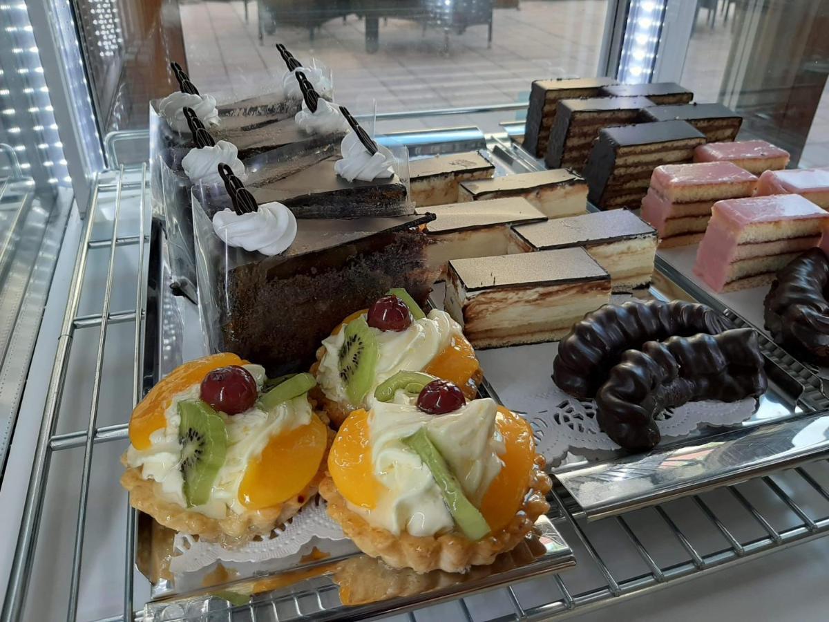 Jolan Pension & Restaurant Cicov Eksteriør bilde